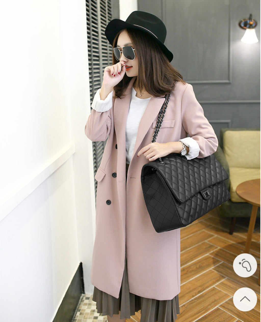 Elegant Quilted Women’s Travel Shoulder Bag