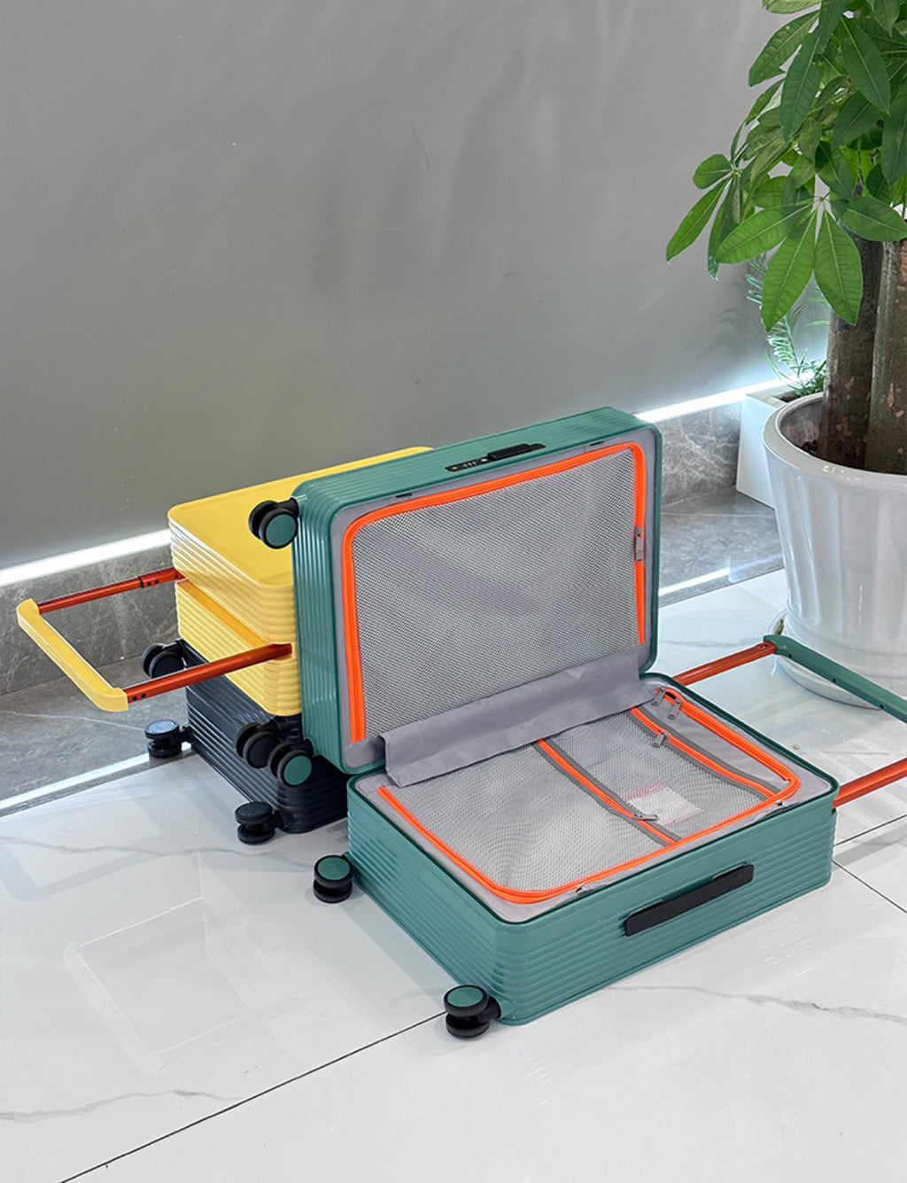 Modern Color-Block Hard-Shell Travel Luggage Set (20/24/26”)