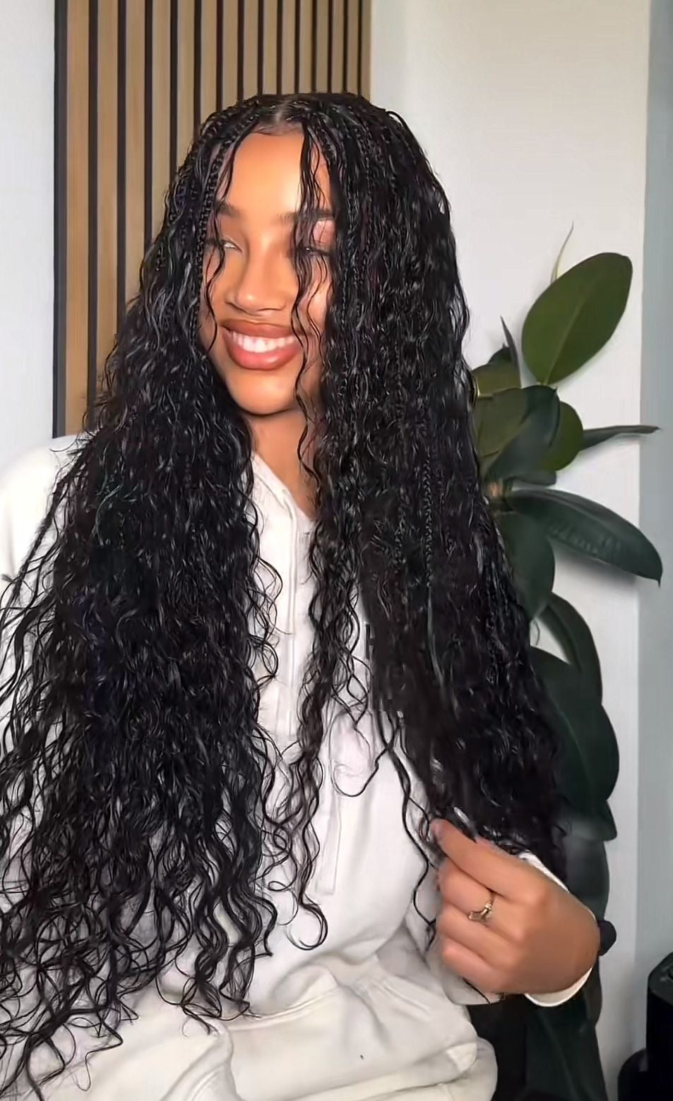 High Quality Chemical Fibre Hair with 100% Human Hair Feel: For Sew-in Braids/Ponytails (MOQ-3 Packs)